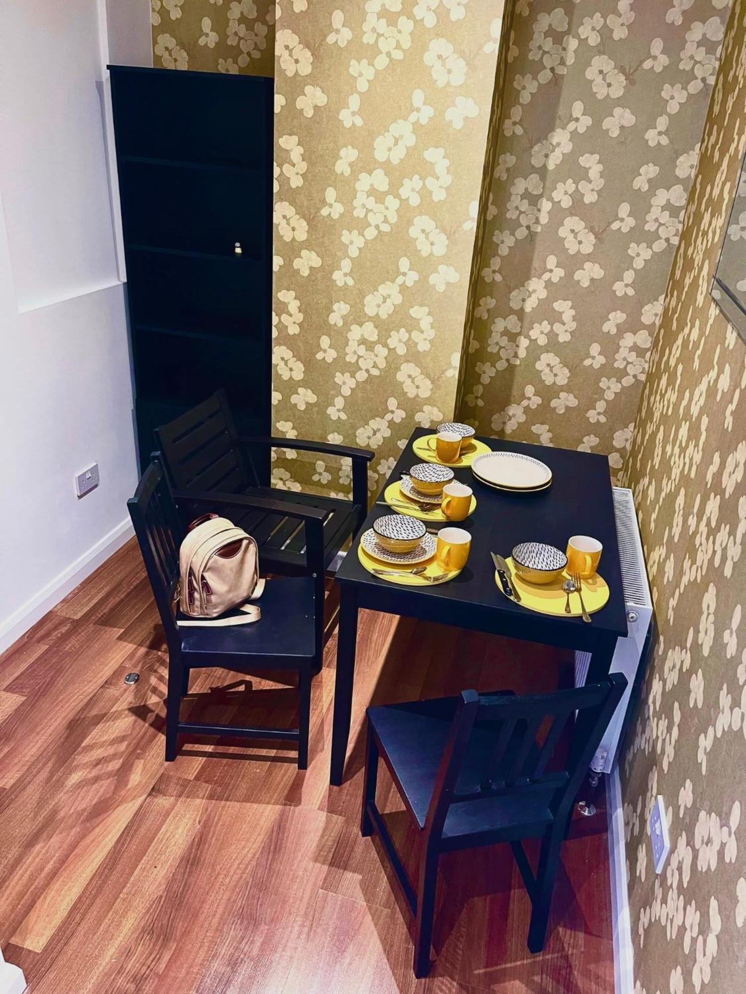Entire Yellowapt Near Belfast City Centre - Free Parking - Up To 3 Guests - 2 Beds Zewnętrze zdjęcie